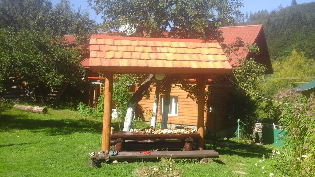 Садиба Під Гострою Zhdeniievo Exterior photo